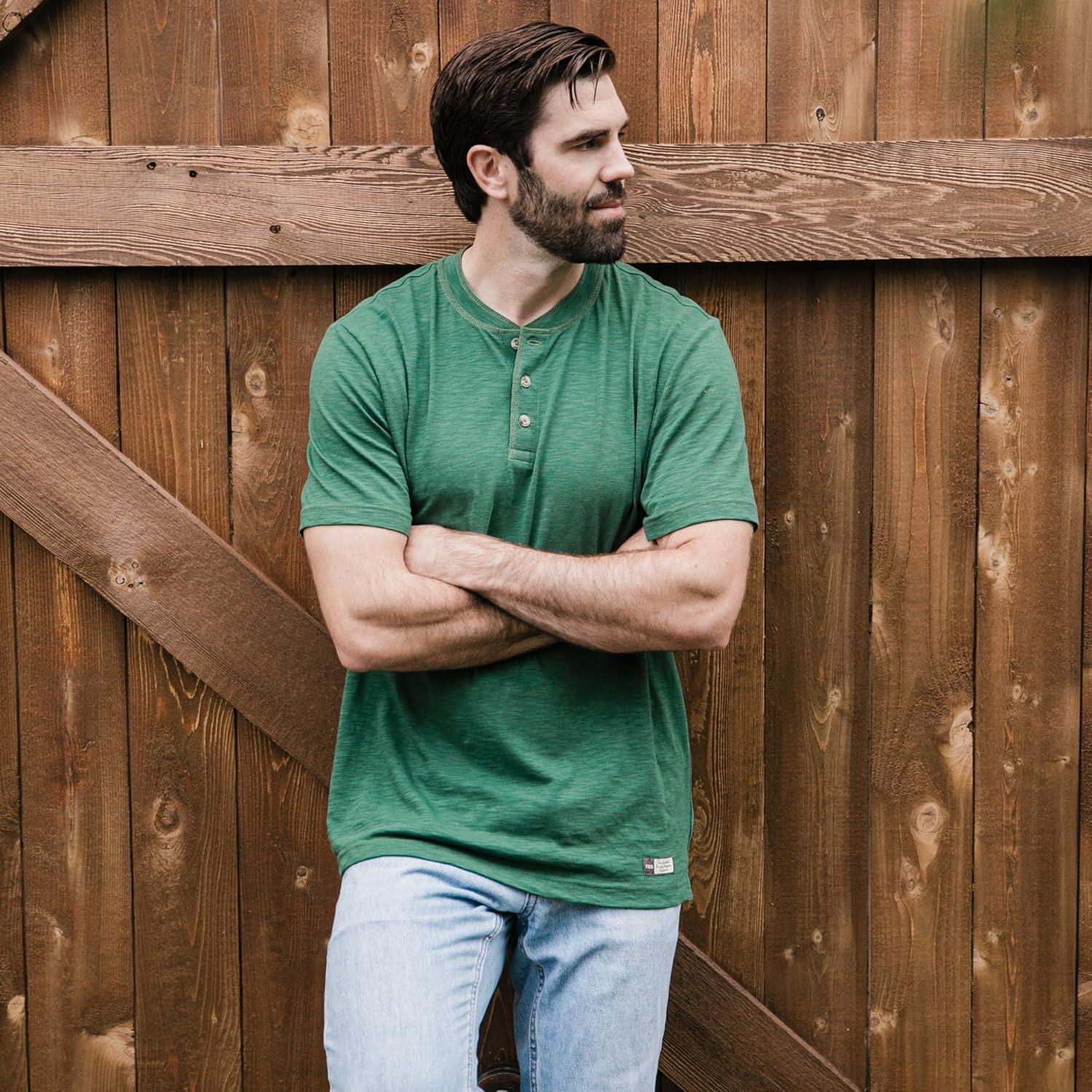 imageField ampamp Stream Mens Hemingway Short Sleeve HenleyField Green