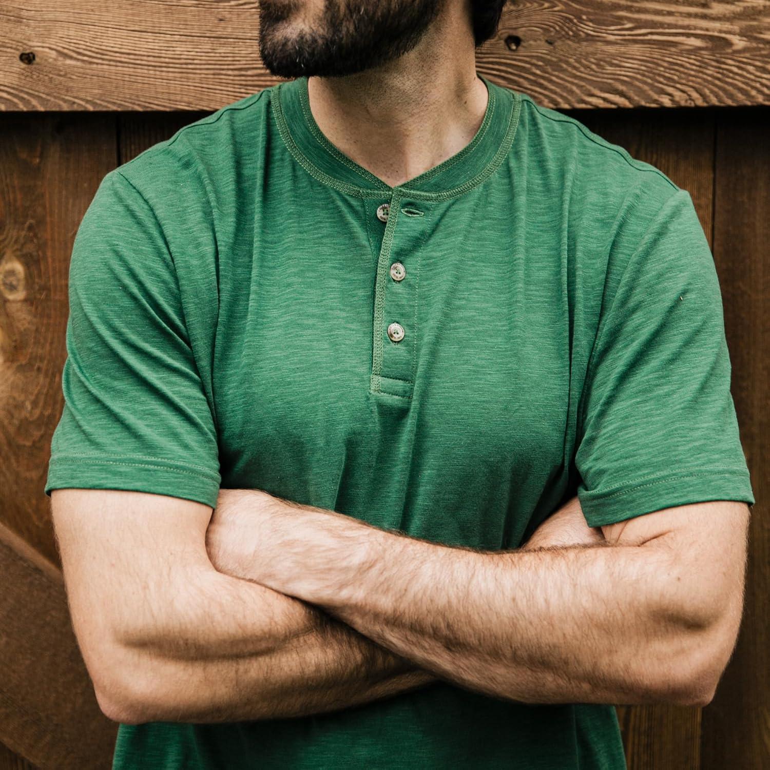 imageField ampamp Stream Mens Hemingway Short Sleeve HenleyField Green